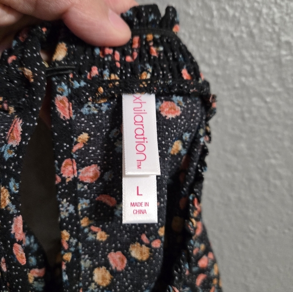 FINAL SALE! $6 Xhilaration Floral Sleevess Blouse Size Large - Picture 13 of 13